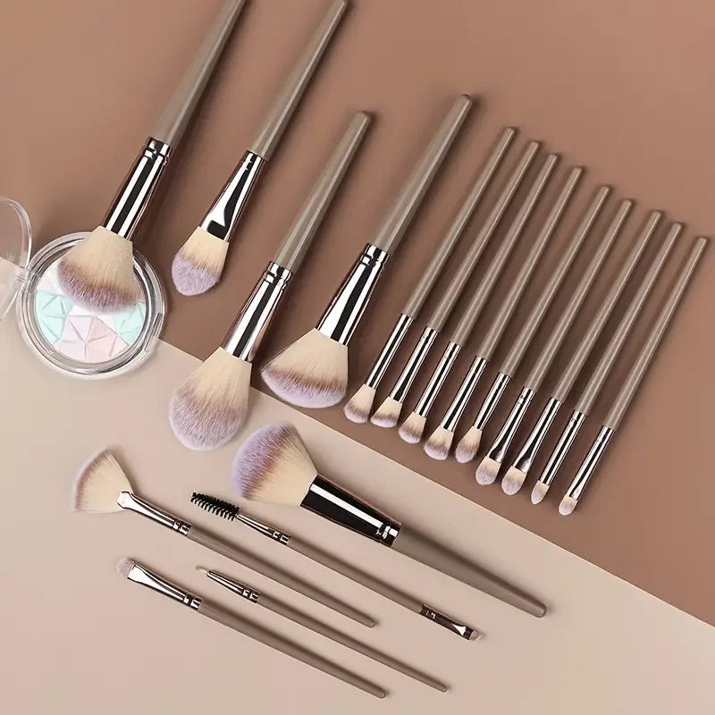 3-20PCS Makeup Brush Set – Eyeshadow, Foundation & Blush with Storage Box