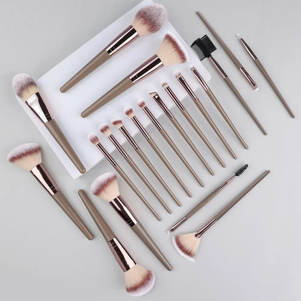 3-20PCS Makeup Brush Set – Eyeshadow, Foundation & Blush with Storage Box